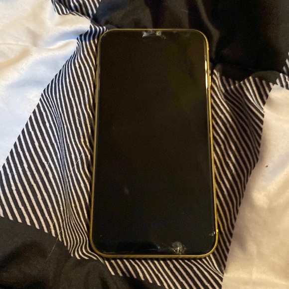 iphone xr yellow color - Picture 1 of 2